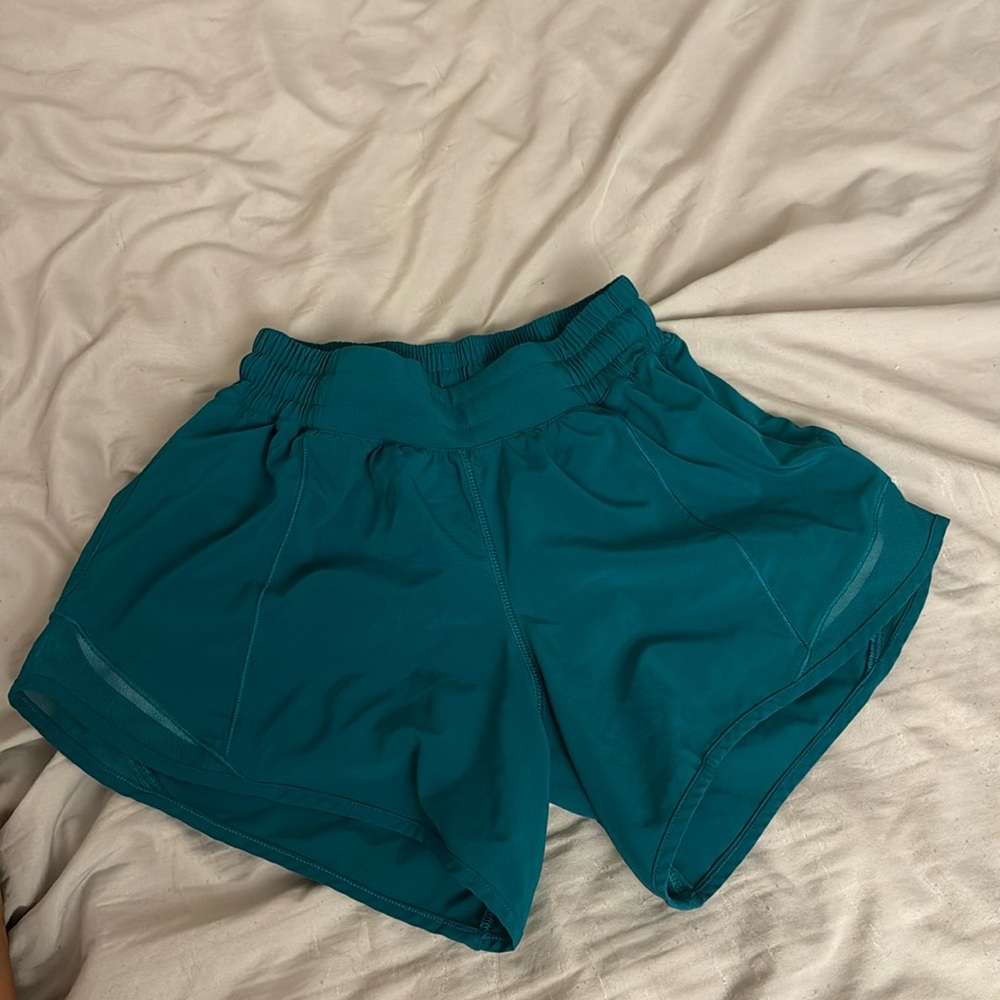 Lululemon hot hot shorts size 2 Tall, turquoise